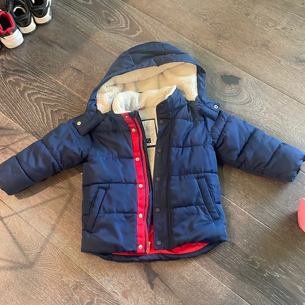 Baby gap 3T warm winter coat with removable hood